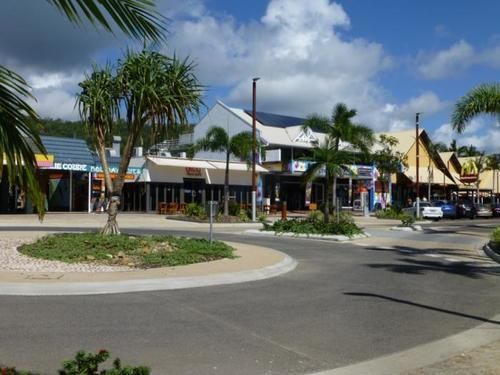 Airlie Court Units Aparthotel Airlie Beach Exterior photo